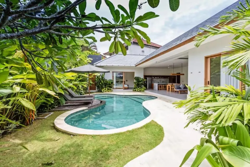 Bluemoon Villas Bingin 울루와뚜